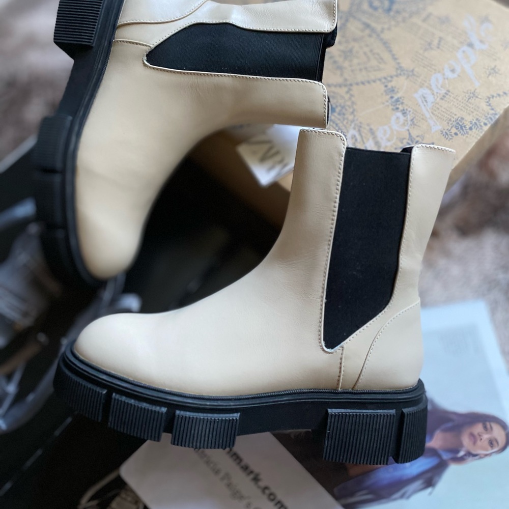 ZARA Low Heeled Lug Sole Leather Ankle Boots